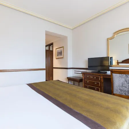 Hotel Dorma Reina Isabel 4*