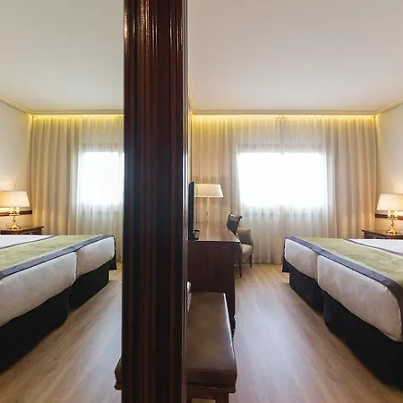 Hotel Exe Reina Isabel 4*
