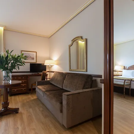 Dorma Reina Isabel Hotel 4*
