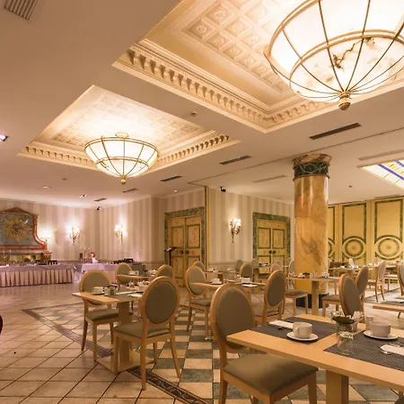 Hotel Exe Reina Isabel 4*