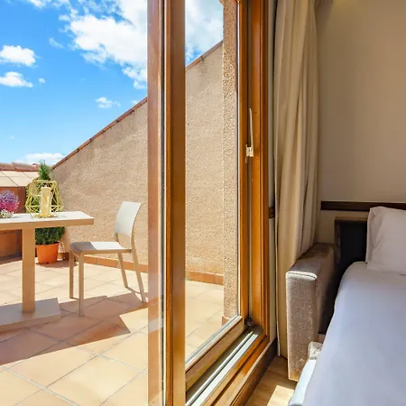 Dorma Reina Isabel Hotel 4*