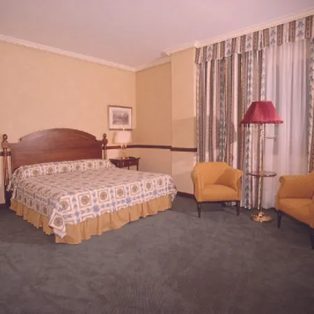 Hotel Exe Reina Isabel 4*