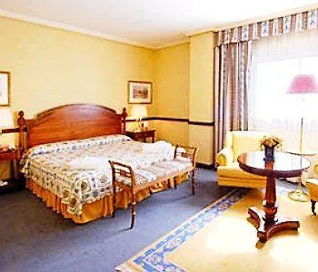 Hotell Exe Reina Isabel
