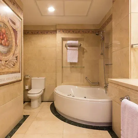 Szálloda Exe Reina Isabel 4*