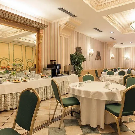 Exe Reina Isabel Szálloda 4*