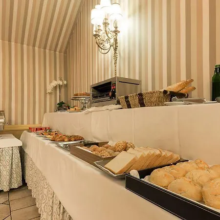 Hotel Exe Reina Isabel 4*