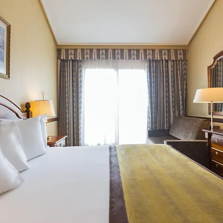 Exe Reina Isabel Hotel 4*