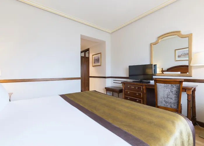 Exe Reina Isabel 4* Ávila