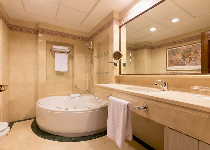 Dorma Reina Isabel Hotel 4*