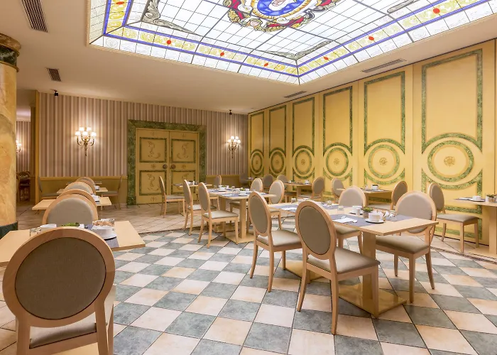 Exe Reina Isabel Hotel