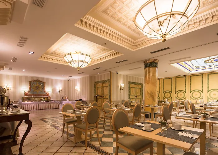 Hotel Dorma Reina Isabel 4*