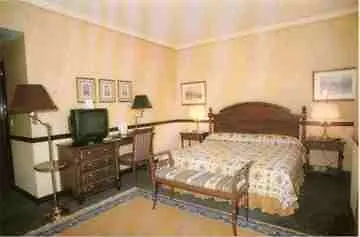 Exe Reina Isabel Hotel 4*