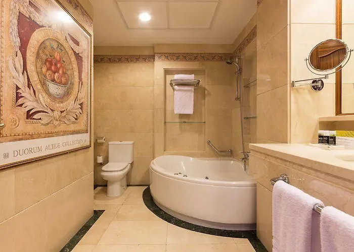 Hotel Exe Reina Isabel 4*